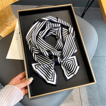 2023 Új design Luxus Elegáns Divatos Női nagy lapos szögű nyakkendő Puha és sima szövet Klasszikus színes minta