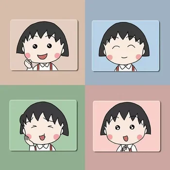 Chibi Maruko-anime perifériás egérpad kis asztali szőnyeg lány szív aranyos egyszerű irodai diákszőnyeg