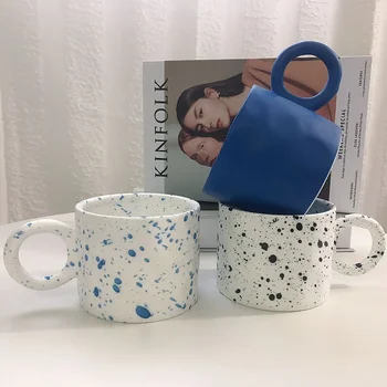 Egyedi kreatív tintafröccsenő bögre, kerámia kávés tejcsésze otthonra, Klein Blue ajándék LOGÓVAL